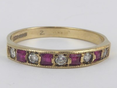 Lot 1037 - A 9ct gold ring