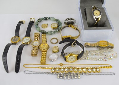 Lot 1152 - Various items of costume jewellery, to include...