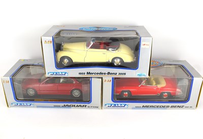 Lot 426 - WELLY; three 1:18 scale diecast collectors'...