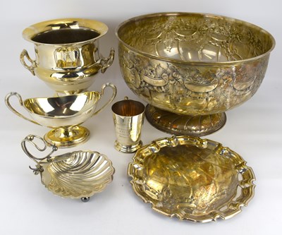 Lot 855 - A group of plated ware to include a large...