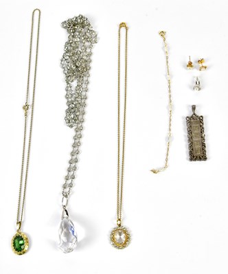 Lot 721 - A small group of jewellery including a pearl...