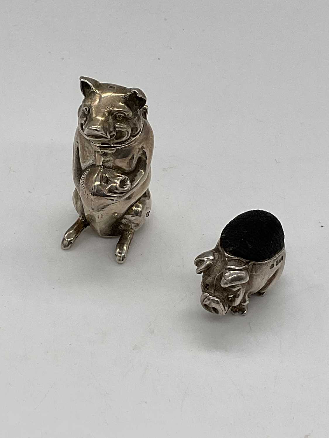 Lot 463 - PIG INTEREST; an Elizabeth II hallmarked...