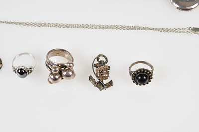Lot 775 - A small collection of silver and white metal...