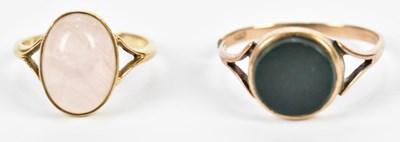 Lot 261 - A 9ct rose gold and bloodstone set ring (cut),...