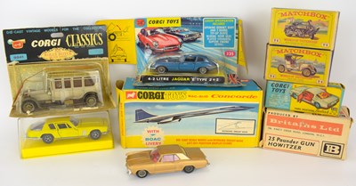 Lot 405 - Nine various diecast vehicles to include a...