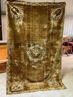 Lot 100 - An 18th century French gold velvet bedspread/...