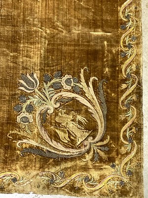 Lot 100 - An 18th century French gold velvet bedspread/...