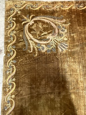 Lot 100 - An 18th century French gold velvet bedspread/...