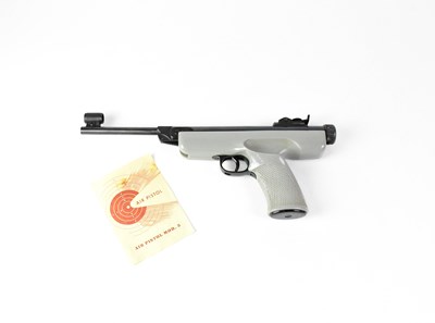 Lot 684 - ORIGINAL; a boxed Mod 5 .22 break barrel air...