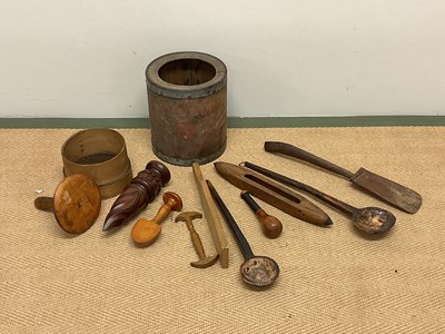 Lot 59 - Assorted treen to include a wooden Colman's...