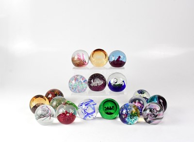 Lot 639 - A collection of eighteen Caithness glass...