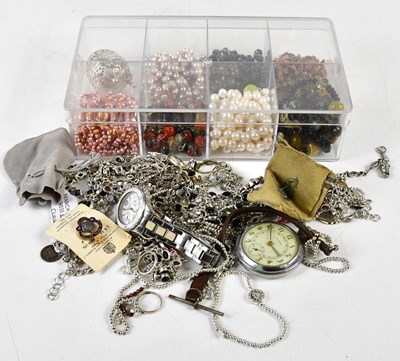 Lot 731 - A large quantity of costume jewellery,...