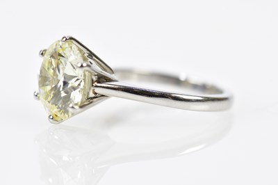 Lot 22 - A platinum and diamond solitaire ring, the six...