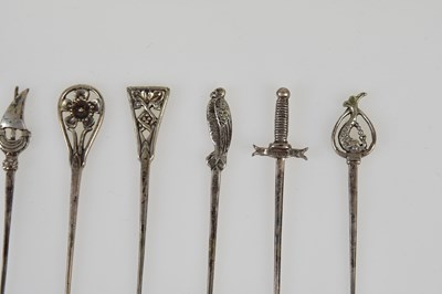 Lot 2758 - J A LANTON, PERTH; a cased set of eight silver...