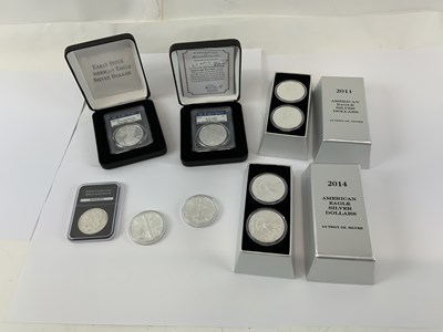 Lot 995 - A cased 2014 American Eagle silver dollar coin...