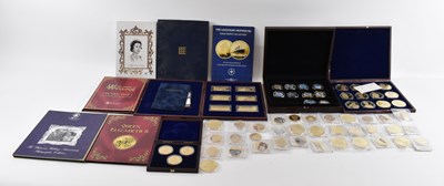 Lot 998 - A large collection of cased and uncased...