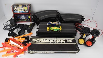 Lot 258 - SCALEXTRIC; loose Formula One track cars and...