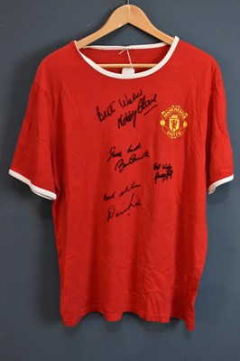 Lot 5254 - MANCHESTER UNITED; a 1960s retro-style...
