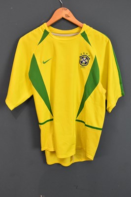 Lot 5256 - RONALDO (R9); a Brazil 2002 football shirt,...