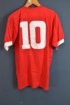 Lot 5216 - SIR BOBBY CHARLTON; an England World Cup...