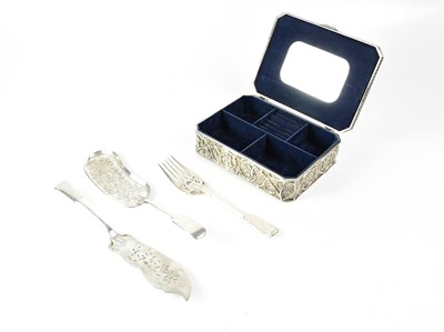 Lot 857 - A silver plated jewellery casket by Godingtons,...