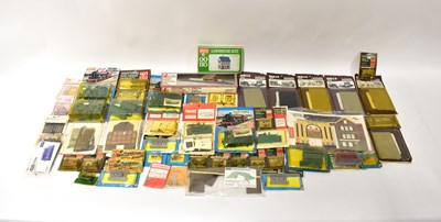 Lot 458 - A quantity of model kits relating to railways,...