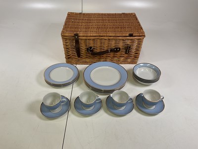 Lot 194 - A Doulton part dinner service comprising four...