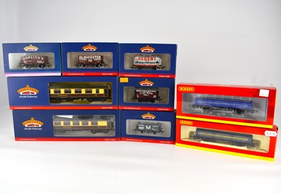 Lot 428 - BACHMANN, BRANCH LINE; seven boxed carriages...