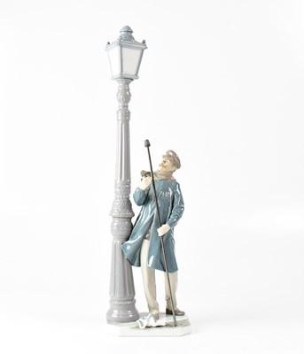 Lot 589 - LLADRÓ; a figure 'Lamplighter, 05205', height...