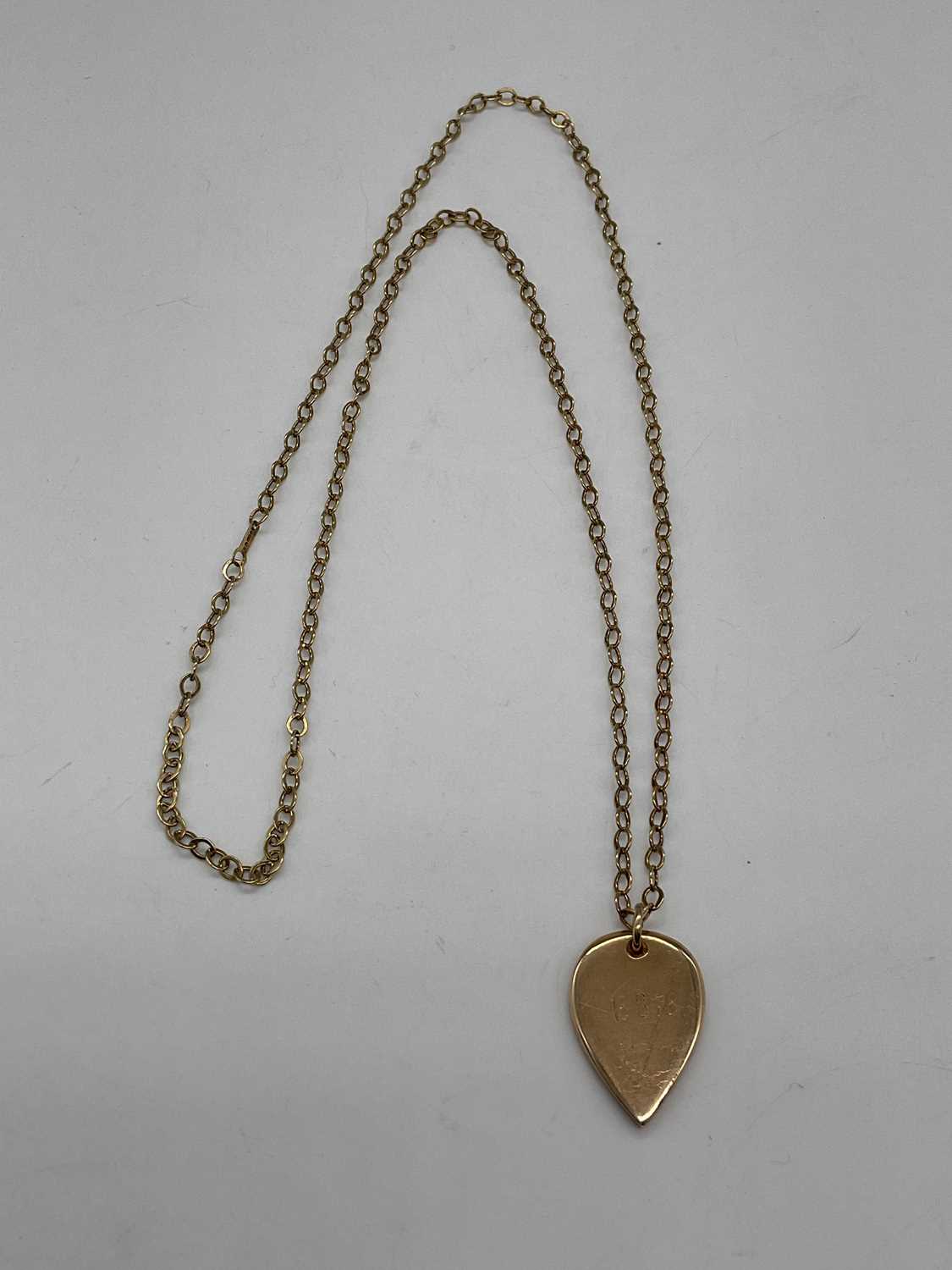 Lot 433 A 9ct yellow gold chain, length 60cm,