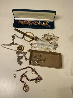 Lot 389 - A quantity of jewellery, including a Victorian...