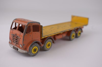 Lot 371 - DINKY; an unboxed 'Foden Flatbed Truck with...