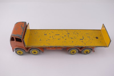 Lot 371 - DINKY; an unboxed 'Foden Flatbed Truck with...