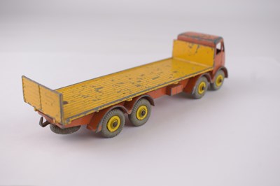 Lot 371 - DINKY; an unboxed 'Foden Flatbed Truck with...