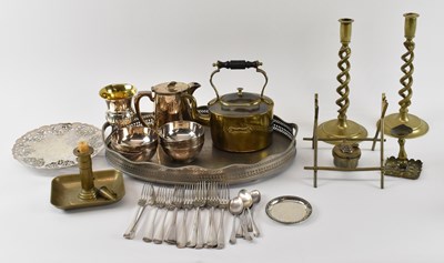 Lot 713 - A small quantity of assorted plated items...