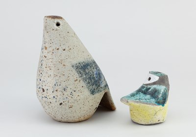 Lot 357 - ROSEMARY WREN (1922-2013) for Oxshott Pottery;...