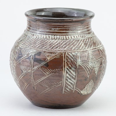 Lot 276 - MICHAEL O'BRIEN (born 1930); a stoneware jar...