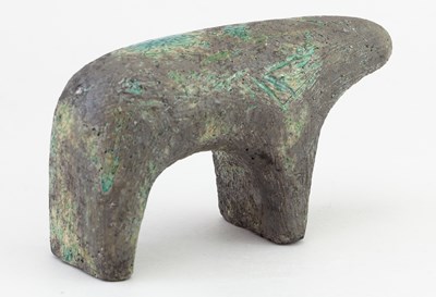 Lot 248 - LORNA GRAVES (1947-2006); a raku sculpture of...