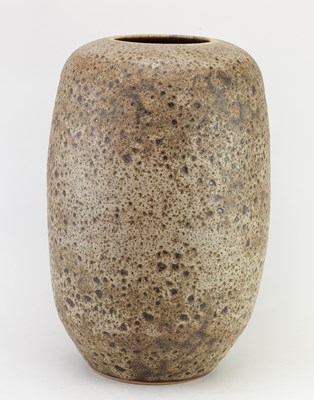Lot 92 - CHRIS CARTER (born 1945); a large stoneware...