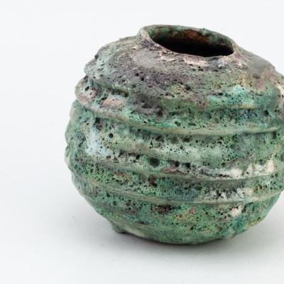 Lot 4 - AKI MORIUCHI (born 1947); a globular stoneware...