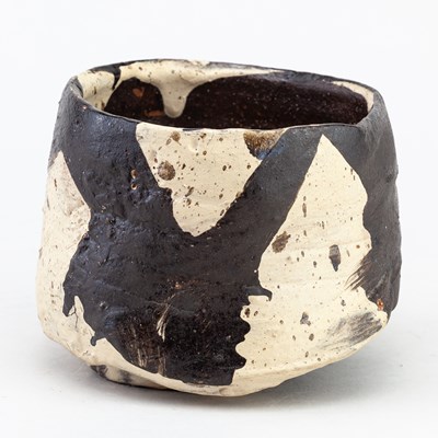 Lot 180 - GORDON CROSBY (1938-2018); a large earthenware...