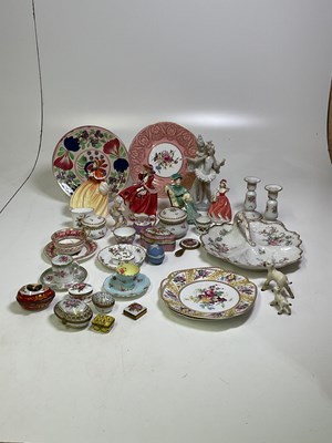 Lot 192 - A quantity of ceramics to include Royal...