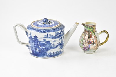 Lot 1198 - A late 18th century Chinese blue and white...