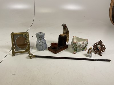 Lot 40 - A group of assorted collectibles to include a...