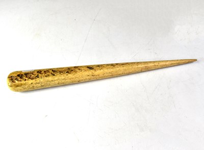 Lot 288 - A 19th century whalebone sailor's fid, length...