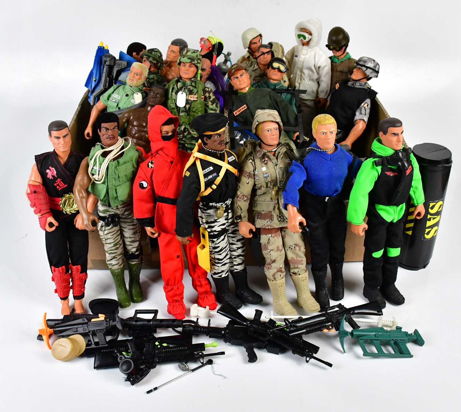 Lot 4472 - ACTION MAN; a collection of various modern...