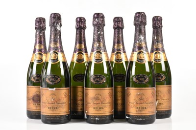 Lot 4147 - CHAMPAGNE; seven bottles Veuve Clicquot...