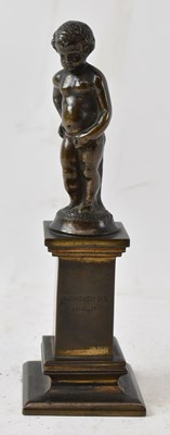 Lot 697 - A late 19th century bronze figure of...