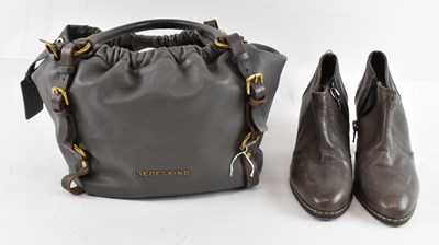 Lot 440 - LIEBESKIND; a grey leather handbag and a pair...