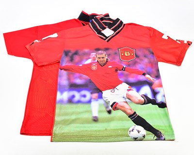 Lot 2331 - MANCHESTER UNITED; an Umbro replica home shirt...